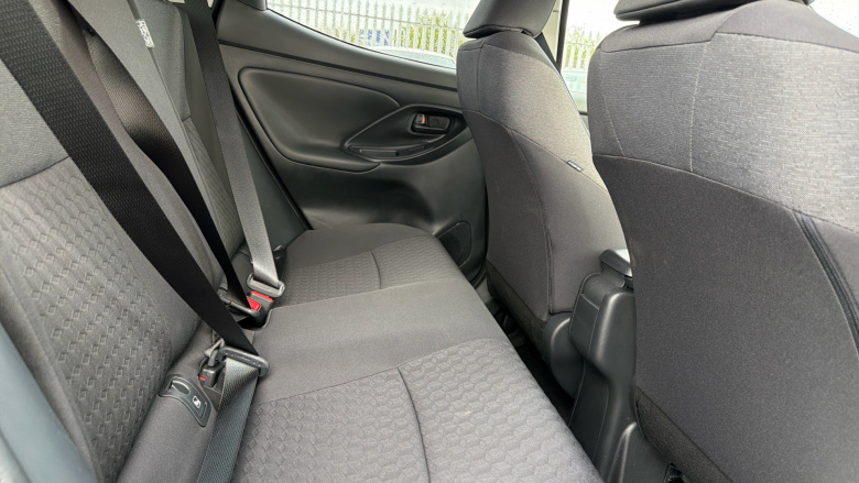 Toyota Yaris 1.5 Hybrid Design 5dr CVT Hybrid Hatchback